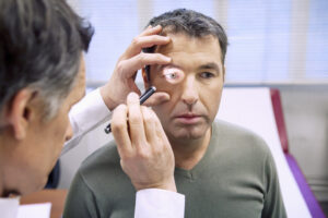Read more about the article How Laser Eye Surgery Corrects Complex Vision Problems